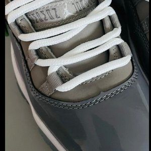 Wmns 6.5 Cool Gray Jordans